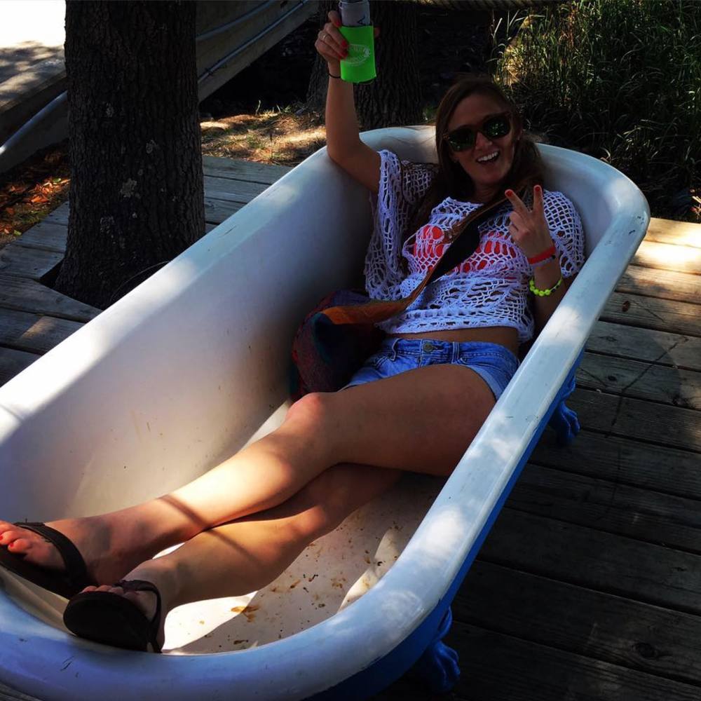Meet your Posher, Courtney